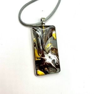 Pendant necklace